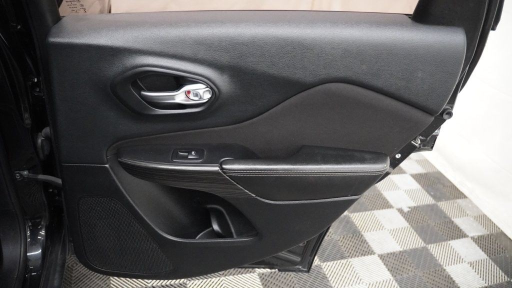 2015 Jeep Cherokee Image 17