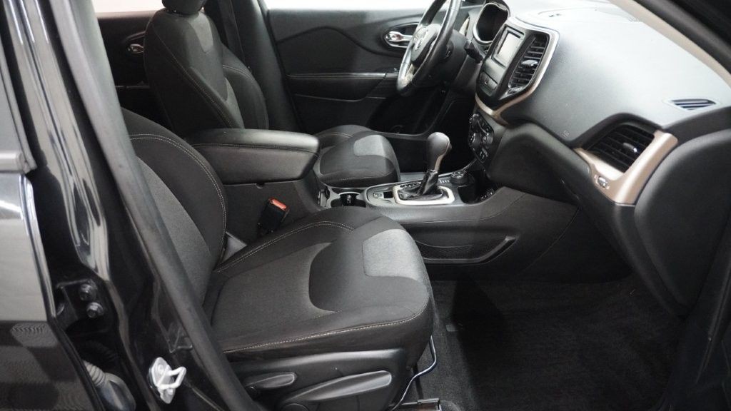 2015 Jeep Cherokee Image 19