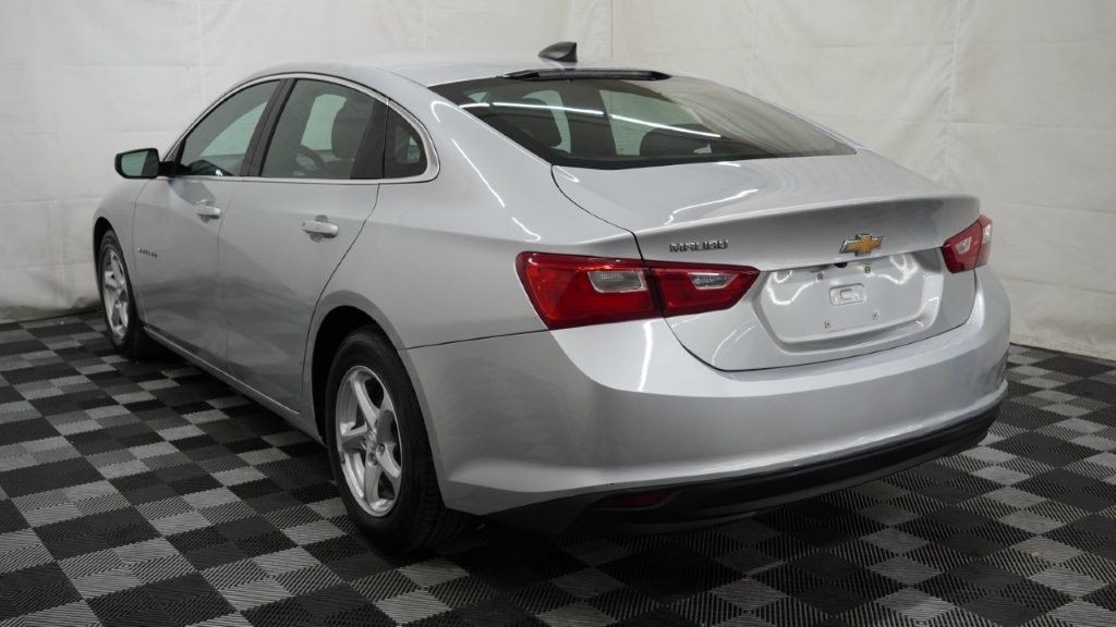 2018 Chevrolet Malibu Image 6