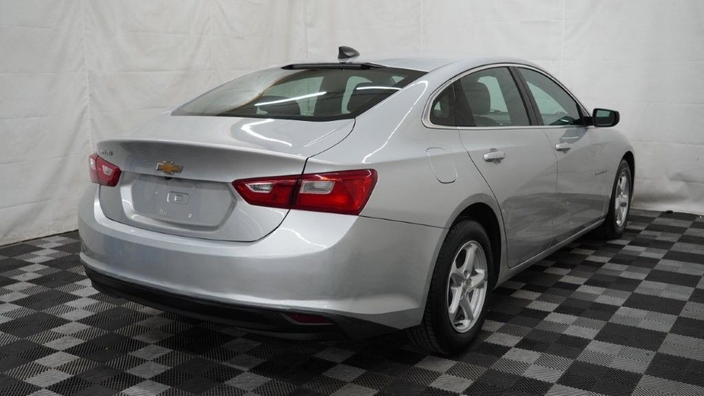2018 Chevrolet Malibu Image 8