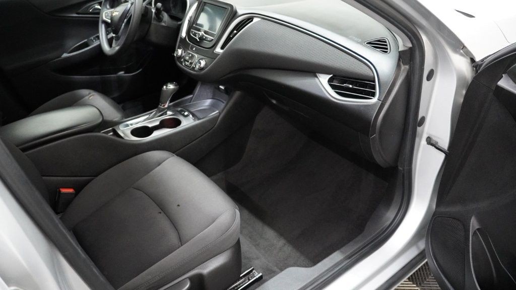 2018 Chevrolet Malibu Image 15