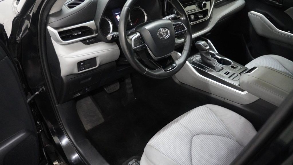 2020 Toyota Highlander Image 12