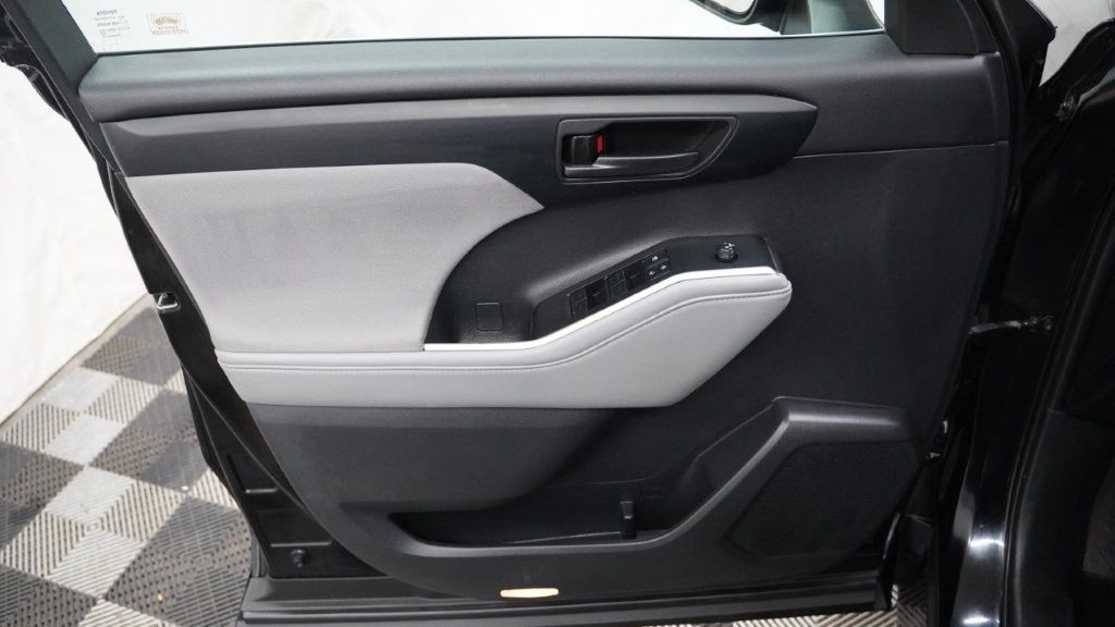 2020 Toyota Highlander Image 13