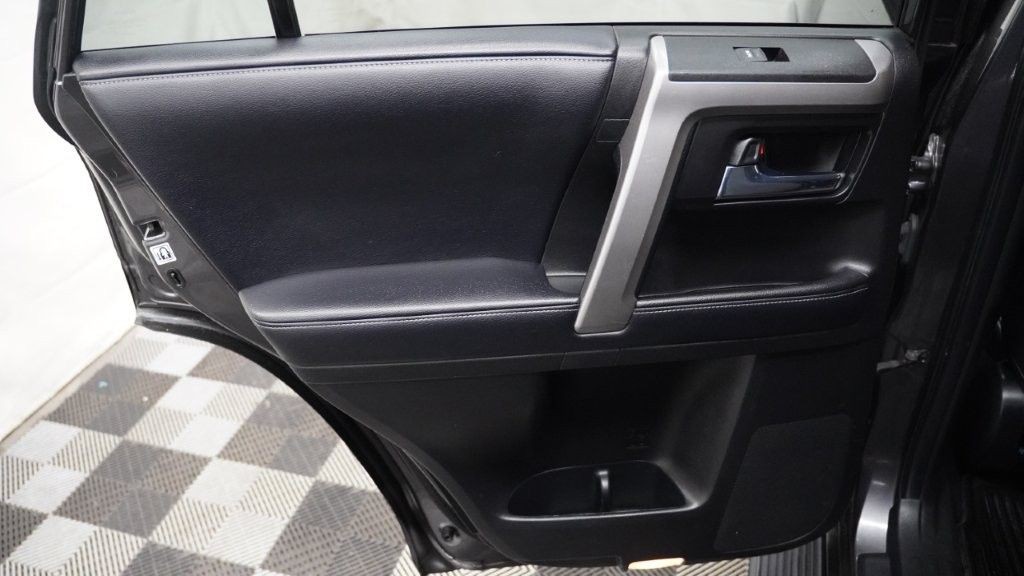 2019 Toyota 4Runner Image 35
