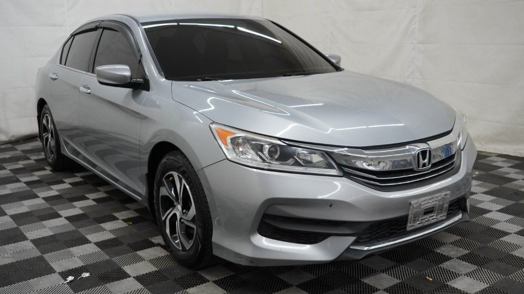 2017 Honda Accord Image 1