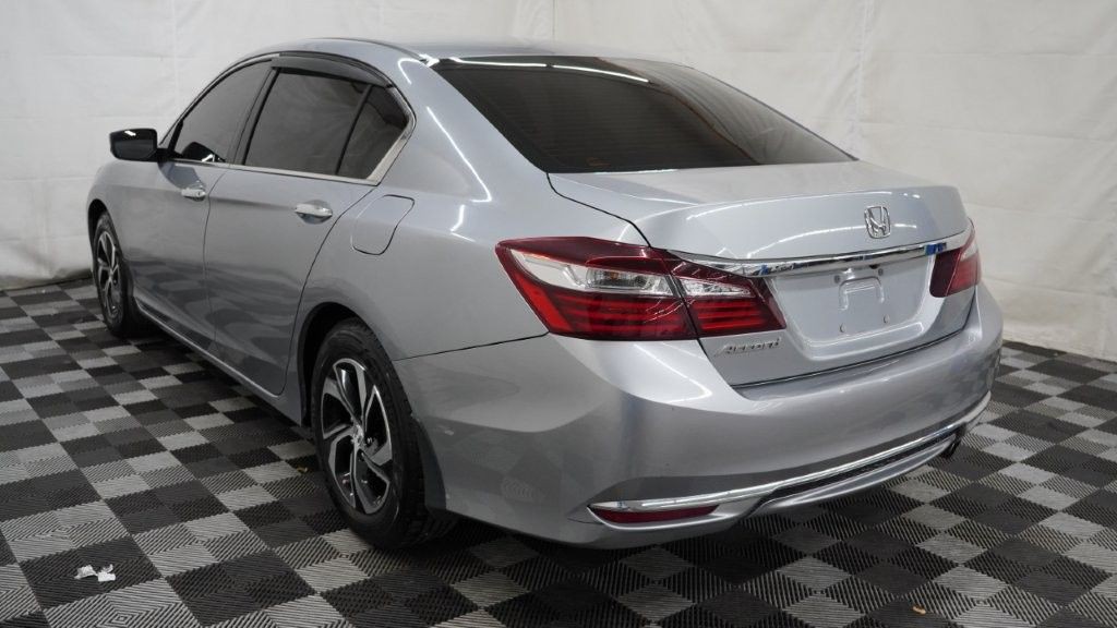 2017 Honda Accord Image 5