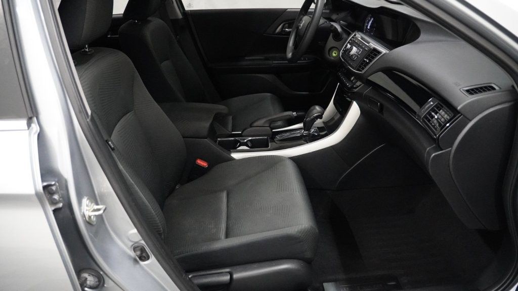 2017 Honda Accord Image 18