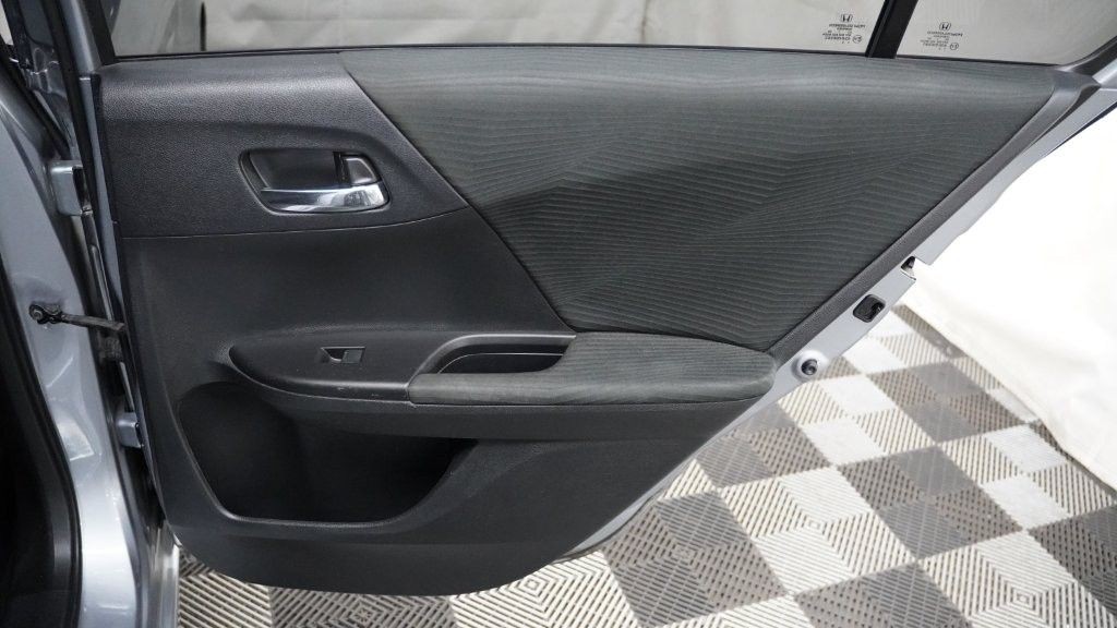 2017 Honda Accord Image 22