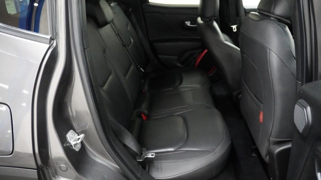 2016 Jeep Renegade Image 20