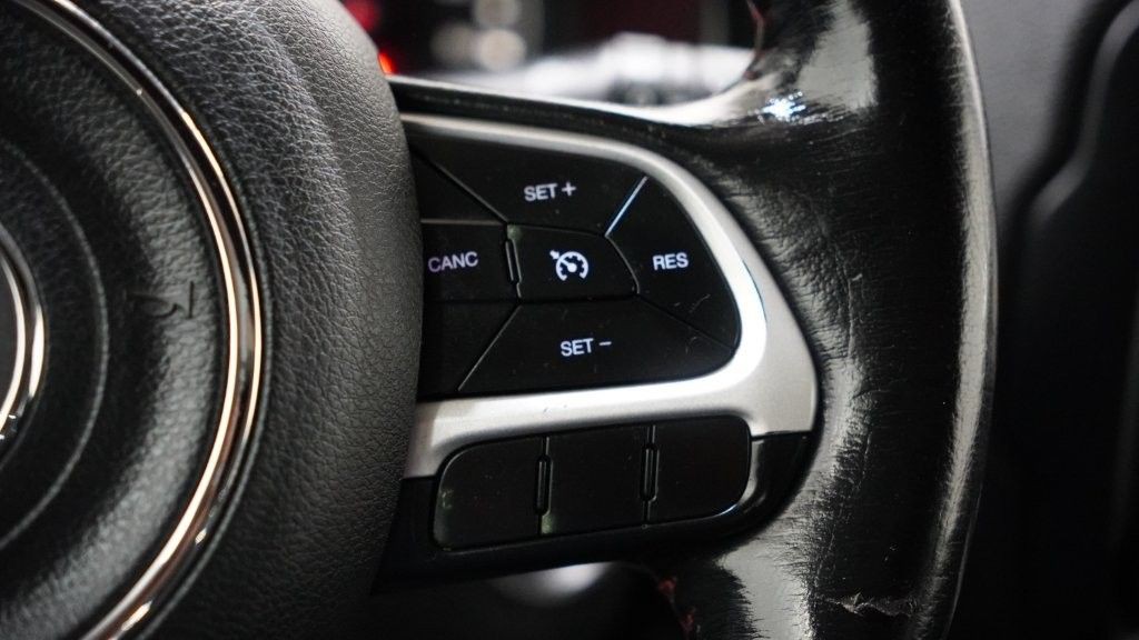 2016 Jeep Renegade Image 25