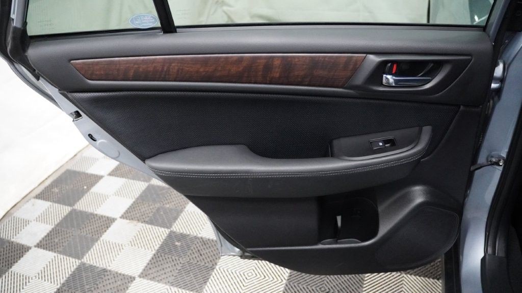 2017 Subaru Outback Image 16