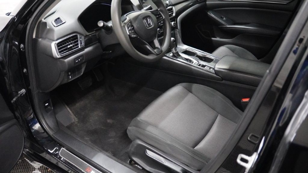 2018 Honda Accord Image 28