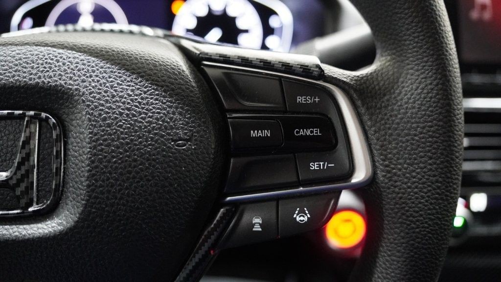 2018 Honda Accord Image 45