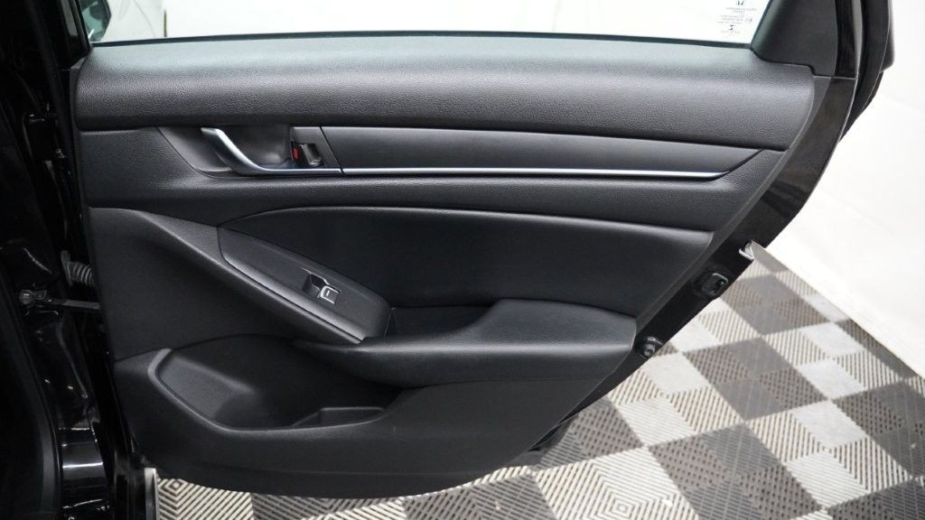 2018 Honda Accord Image 38