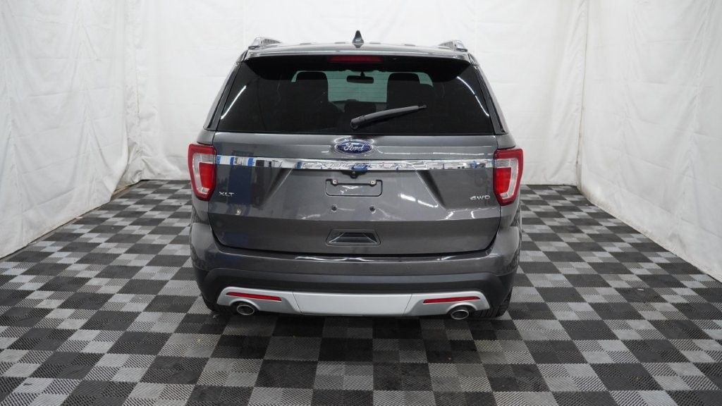 2017 Ford Explorer Image 8