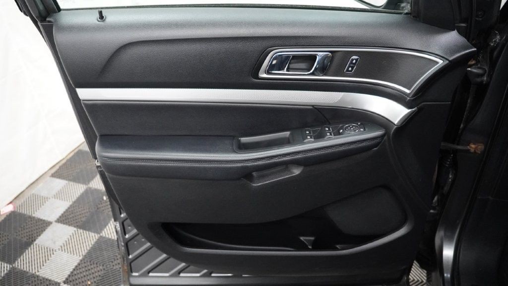 2017 Ford Explorer Image 10