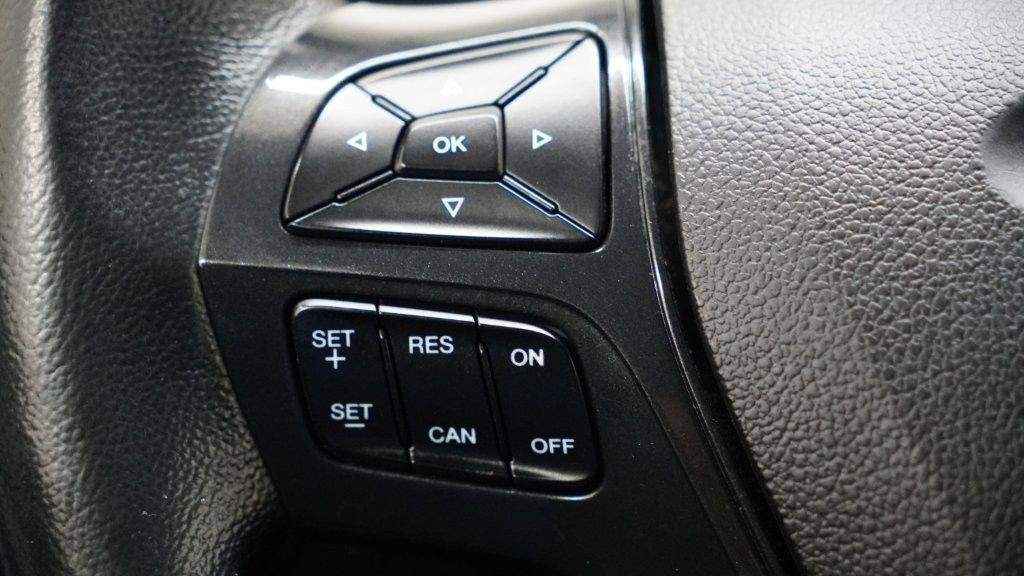 2017 Ford Explorer Image 30