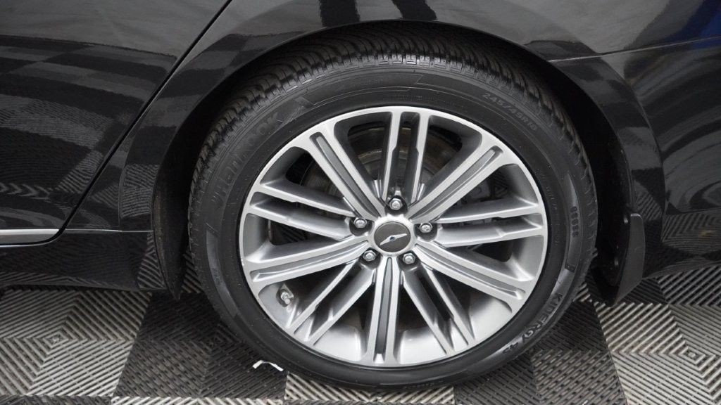 2018 Genesis G80 Image 9