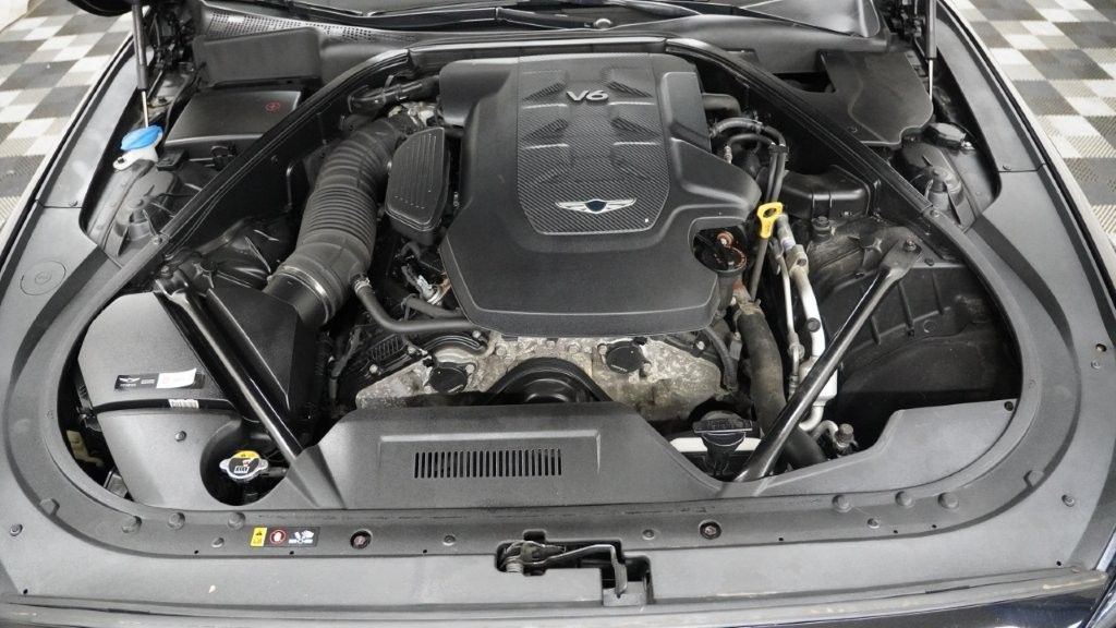 2018 Genesis G80 Image 10