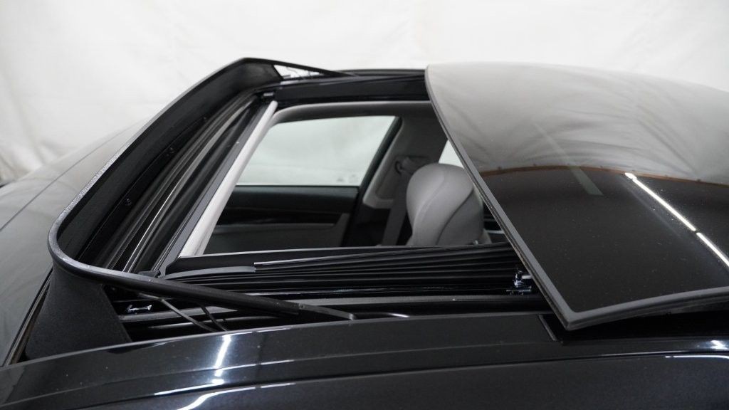 2018 Genesis G80 Image 11