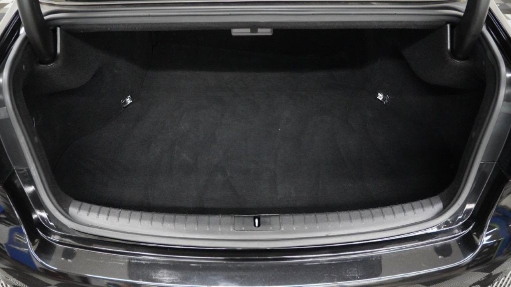 2018 Genesis G80 Image 25