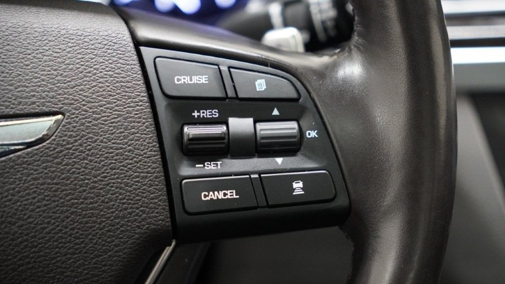 2018 Genesis G80 Image 30
