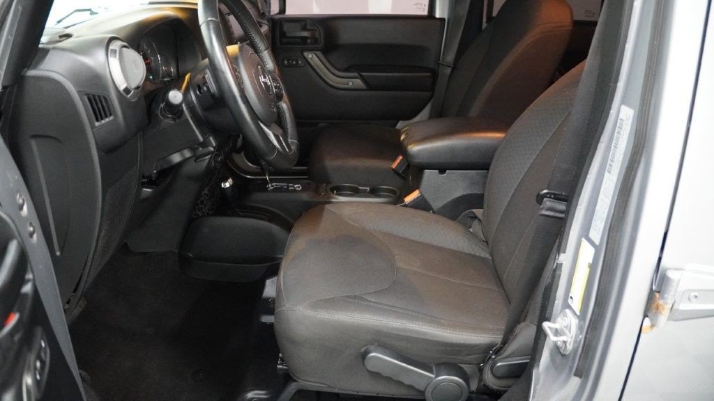 2017 Jeep Wrangler Unlimited Image 11