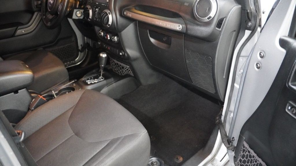 2017 Jeep Wrangler Unlimited Image 17