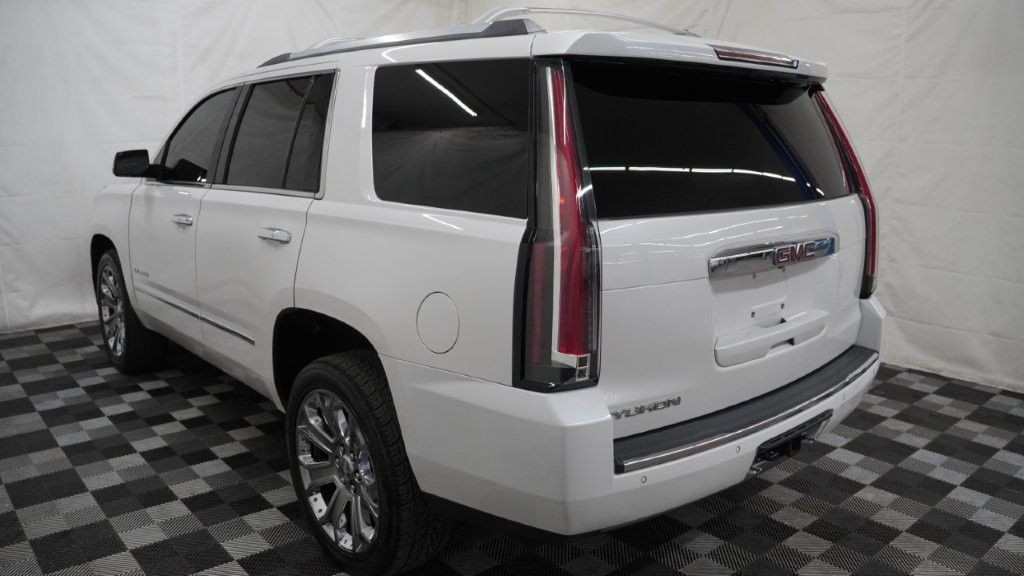 2017 GMC Yukon Image 2