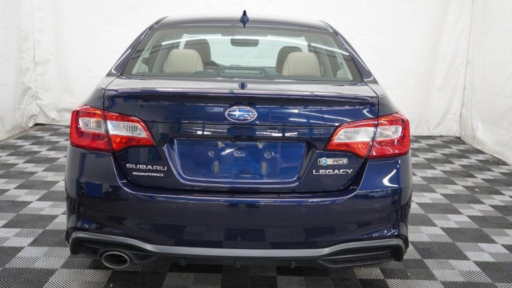 2018 Subaru Legacy Image 7