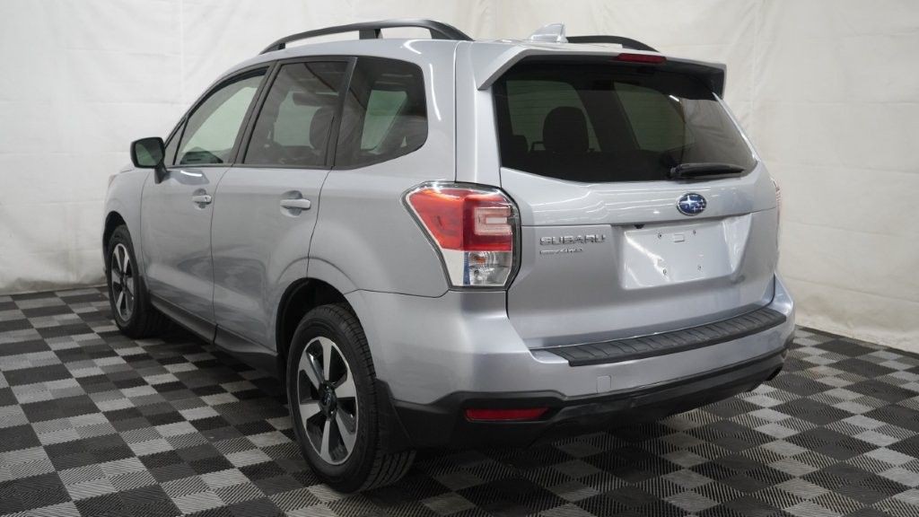 2017 Subaru Forester Image 5