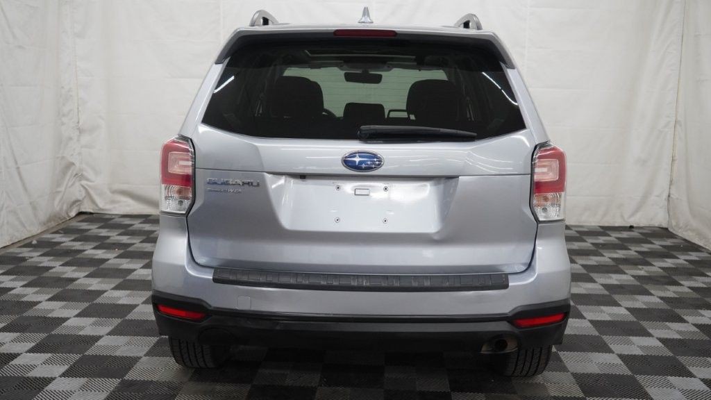 2017 Subaru Forester Image 7