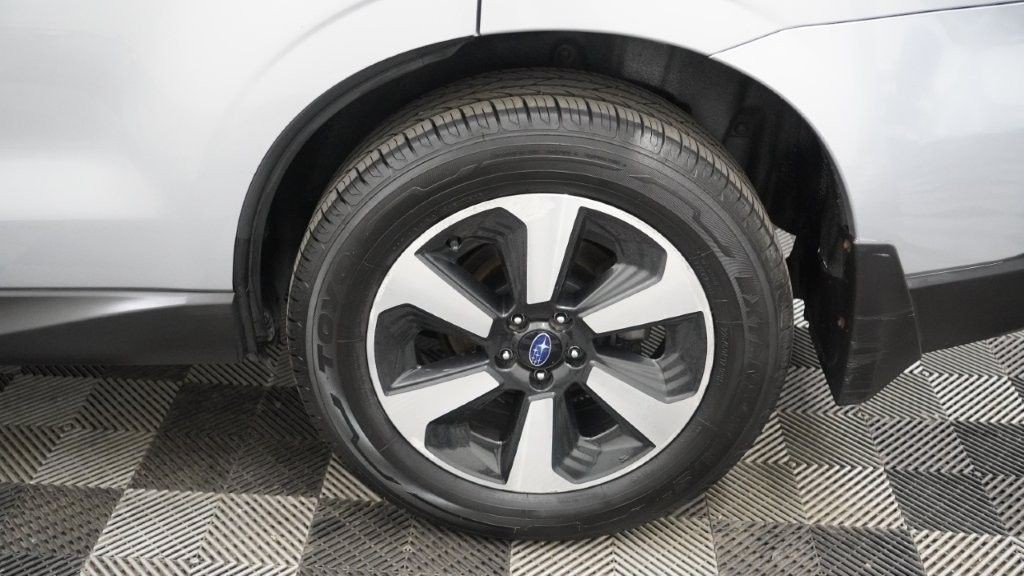 2017 Subaru Forester Image 9
