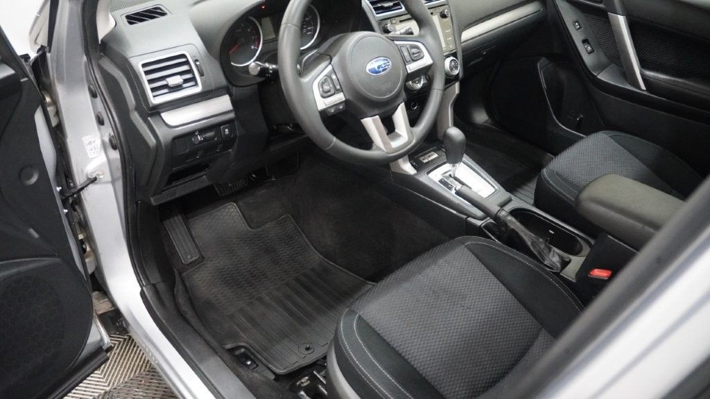 2017 Subaru Forester Image 13