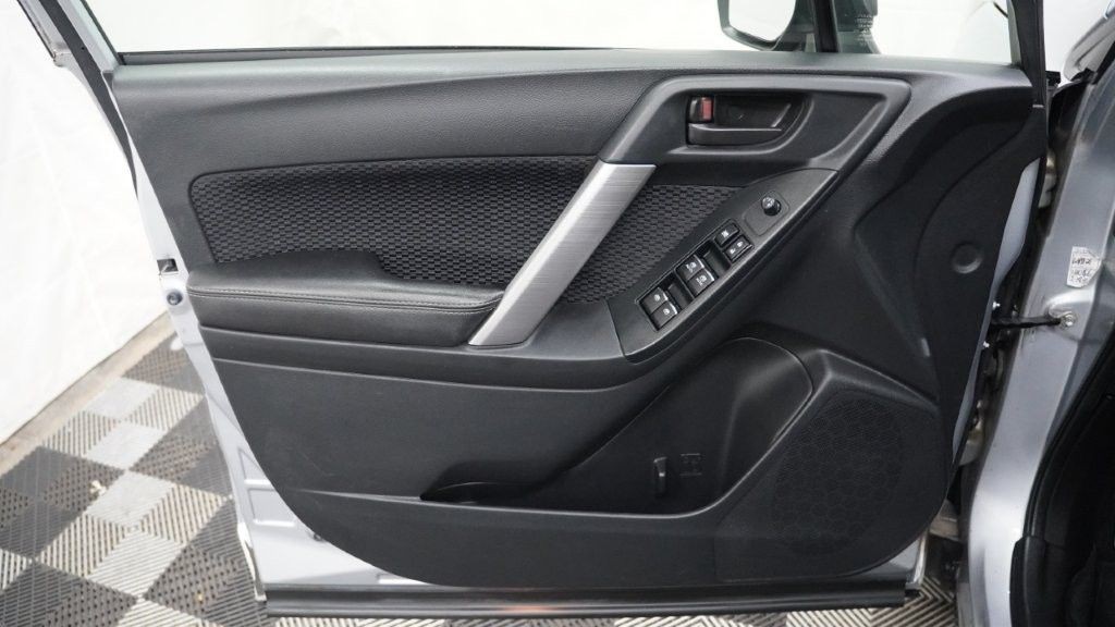 2017 Subaru Forester Image 14