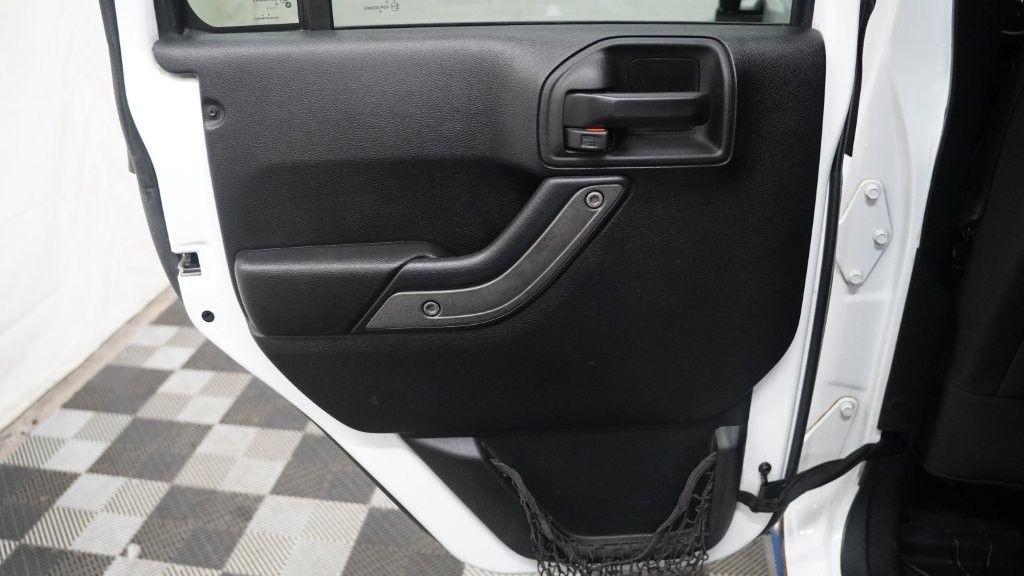 2017 Jeep Wrangler Unlimited Image 13