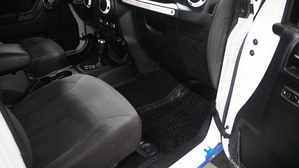 2017 Jeep Wrangler Unlimited Image 15