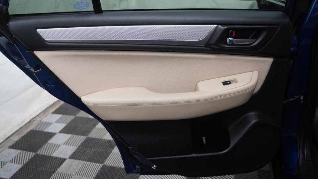 2017 Subaru Outback Image 16