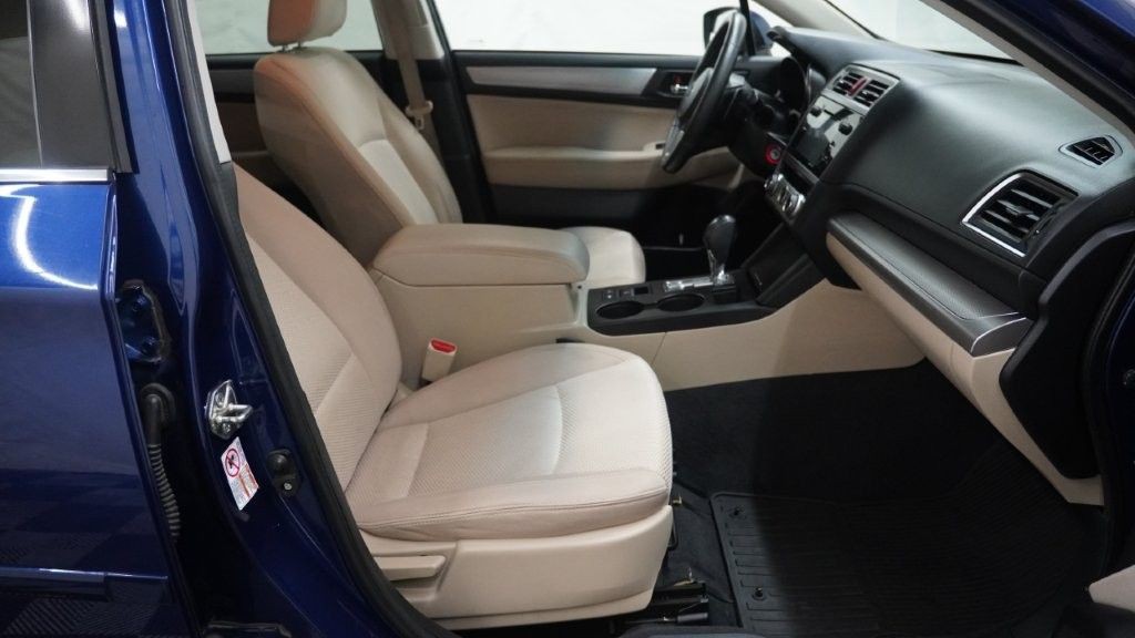 2017 Subaru Outback Image 17