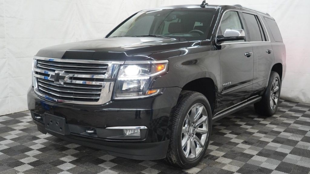 2017 Chevrolet Tahoe Image 2