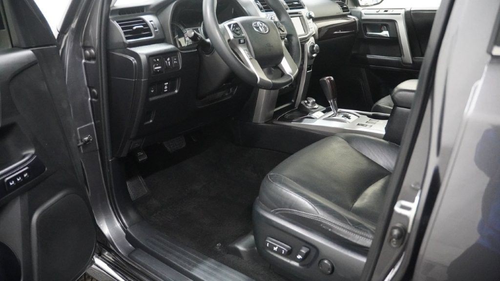 2018 Toyota 4Runner Image 10