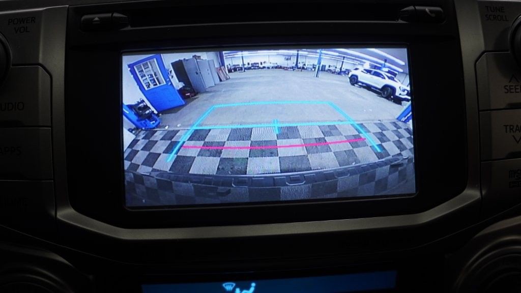 2018 Toyota 4Runner Image 30