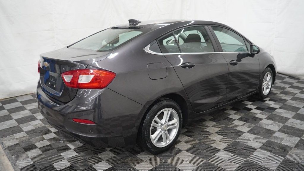 2017 Chevrolet Cruze Image 3