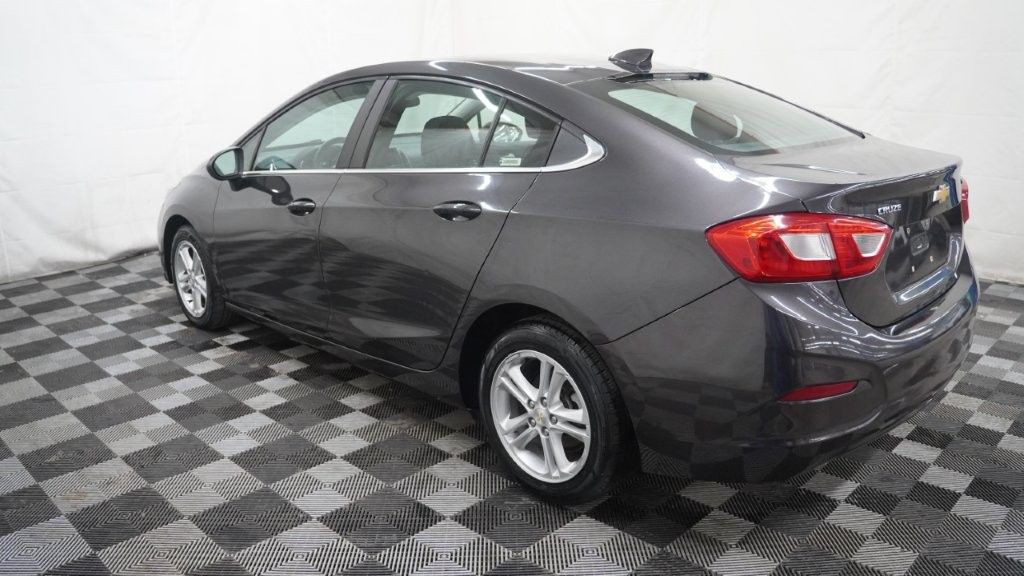 2017 Chevrolet Cruze Image 4