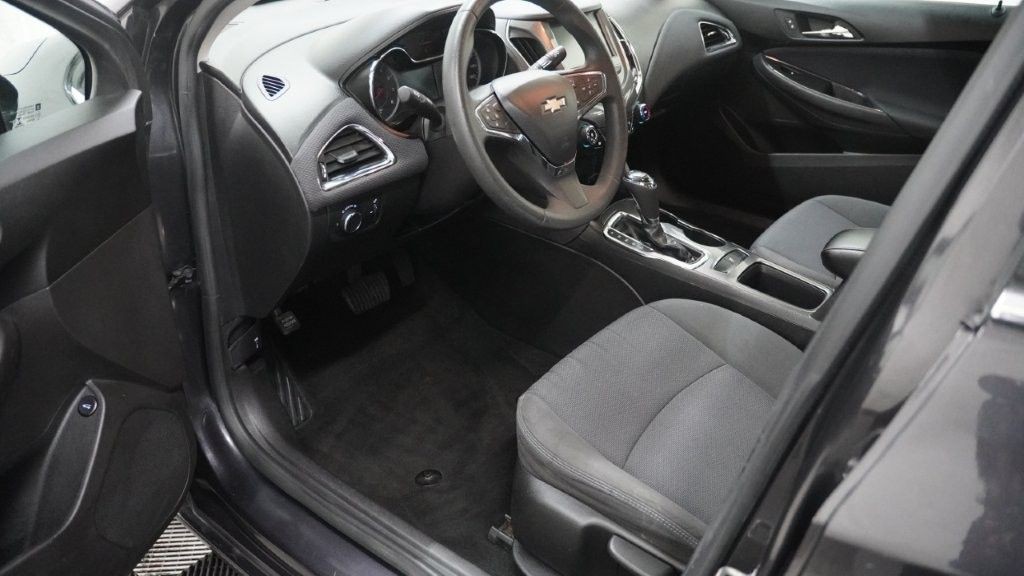 2017 Chevrolet Cruze Image 11
