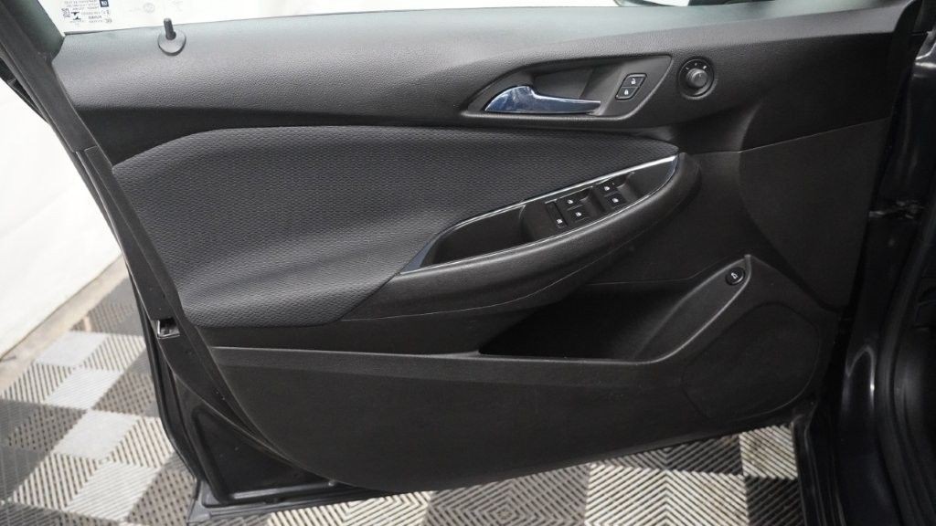 2017 Chevrolet Cruze Image 12