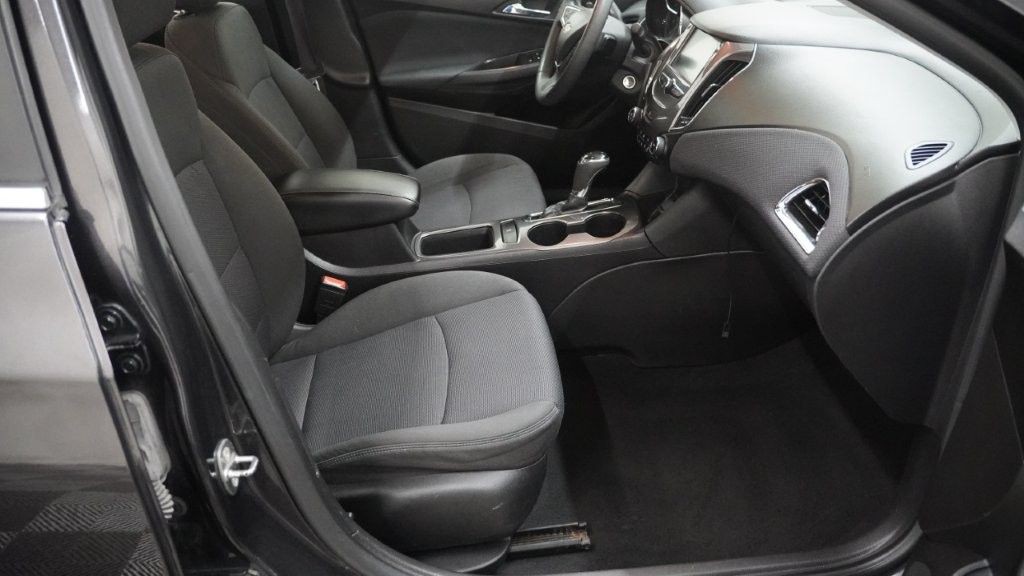 2017 Chevrolet Cruze Image 16
