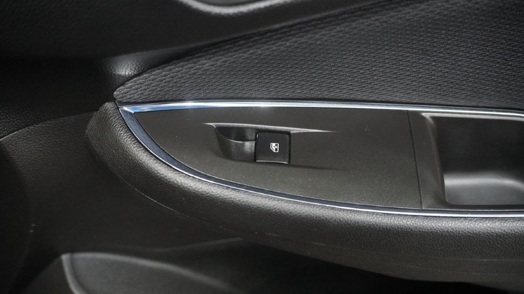 2017 Chevrolet Cruze Image 19