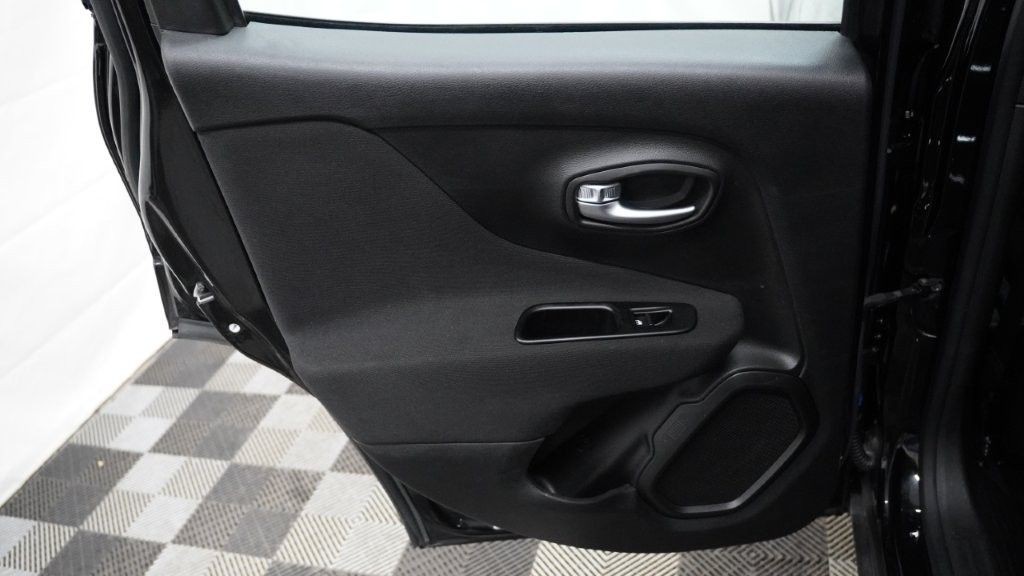 2019 Jeep Renegade Image 24