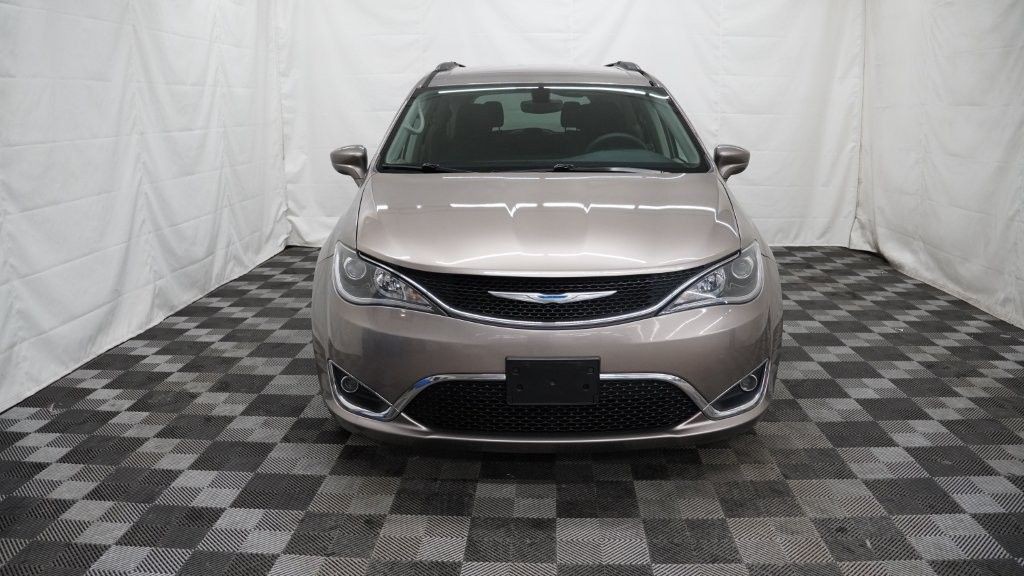 2018 Chrysler Pacifica Image 4